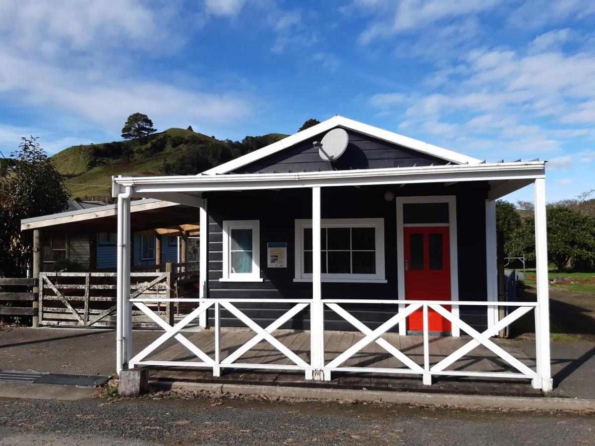 Whanga Butcher Shop Whangamomona Exteriör bild