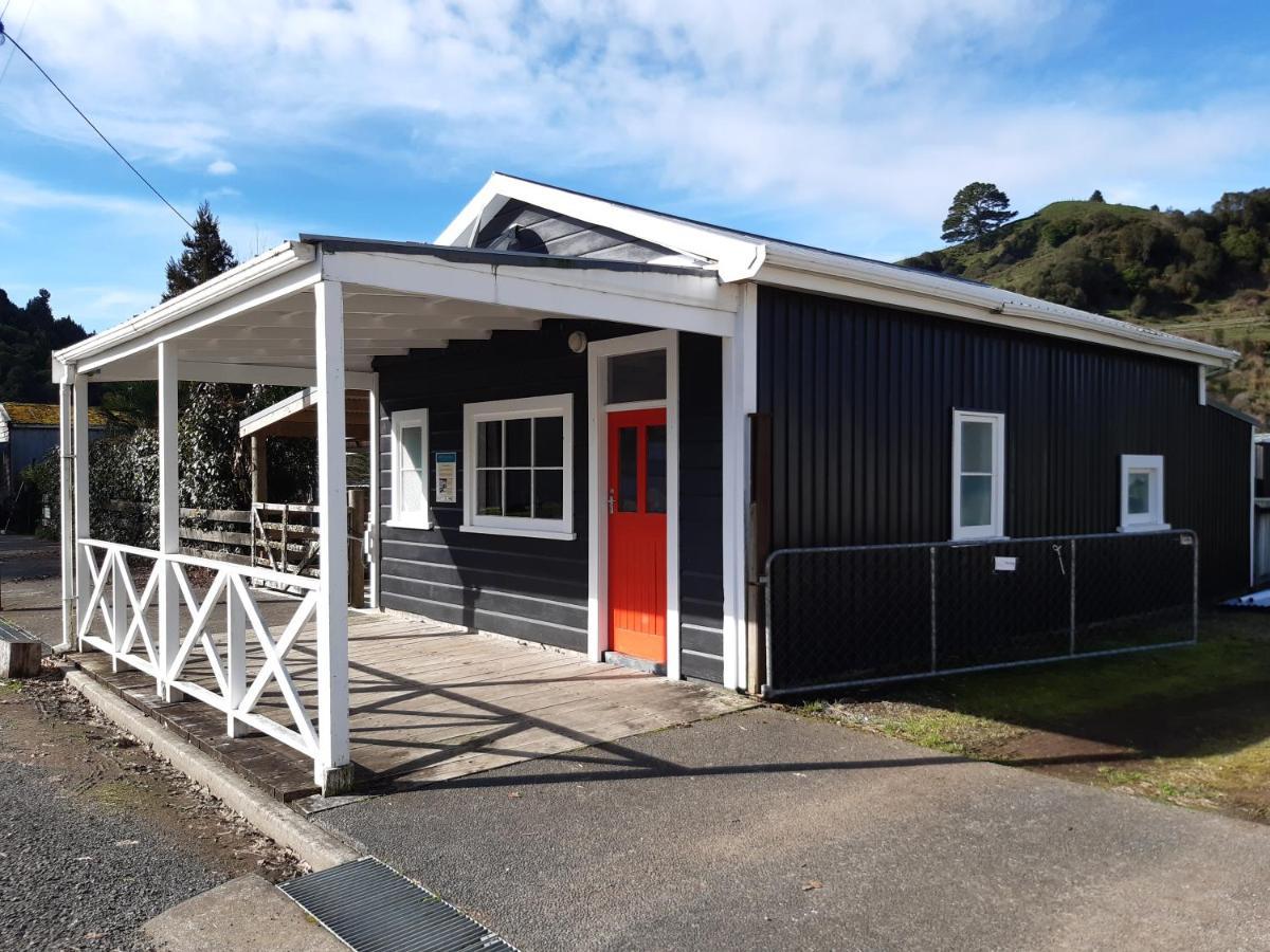 Whanga Butcher Shop Whangamomona Exteriör bild